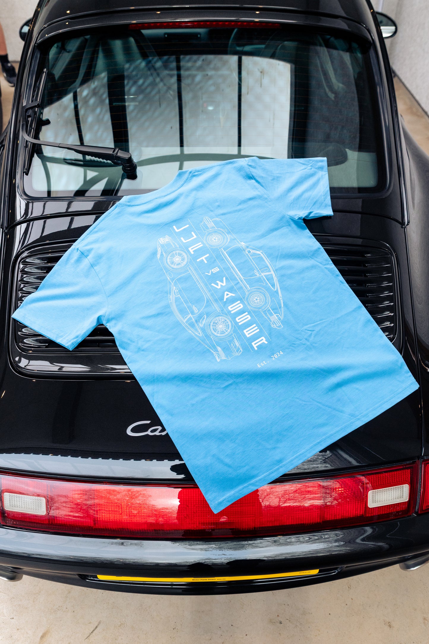 Premium Luft Vs Wasser 'Modern V Classic' T-Shirt (multiple colours)