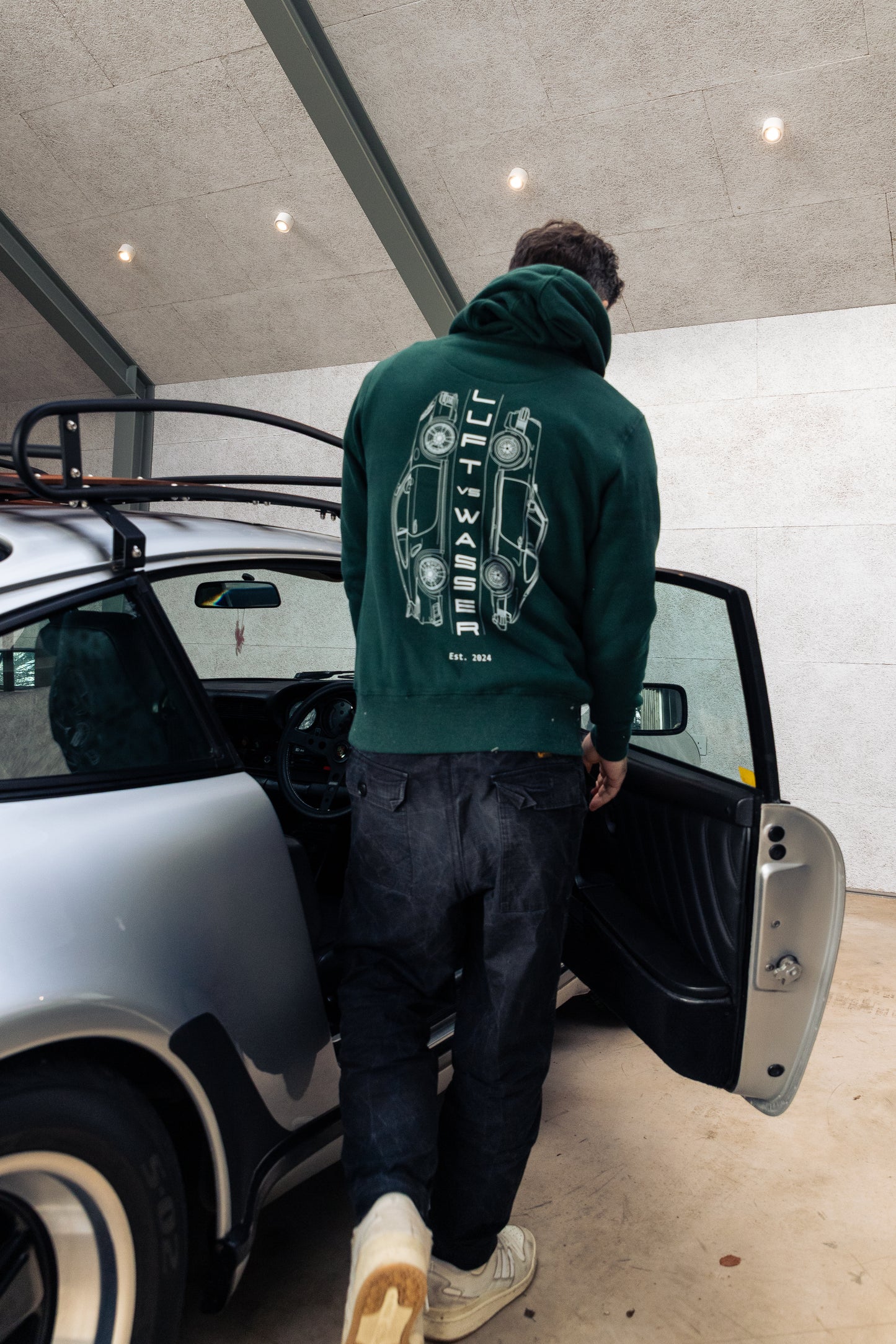 Premium Luft Vs Wasser Modern V Classic Hoodie (multiple colours)